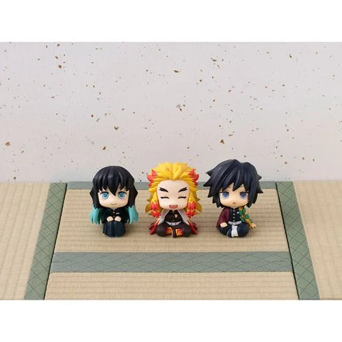 Demon Slayer: Kimetsu no Yaiba Kyojuro Rengoku Smile Version Lookup Series Statue (Preorder)